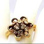 Avon Gold Plated Flower Cocktail Ring With Clear Crystal, Size 8. Fixed Price $15.00.